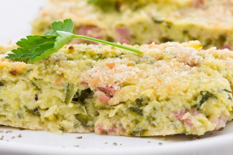 Рецепт пирога из цукини с ветчиной и сыром