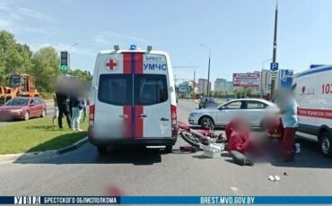 ДТП, в котором авто МЧС сбило 16-летнего мотоциклиста и тот умер. Брест, 3 августа 2025 года. Фото: УГАИ по Бресткой области
