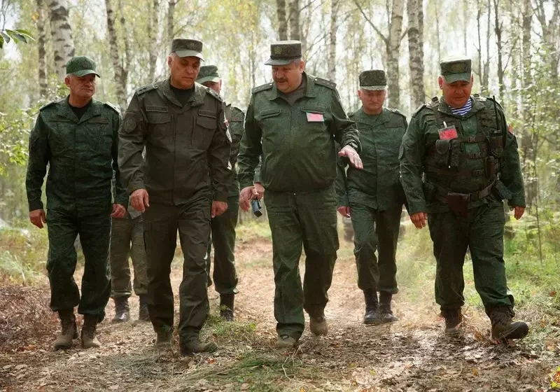Госсекретарь Совета Безопасности Беларуси Александр Вольфович посещает учения»Запад-2025». Фото: Минобороны Беларуси