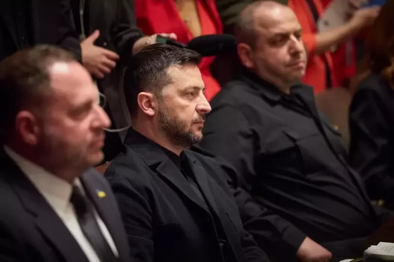 Владимир Зеленский, Андрей Ермак (слева) и Рустем Умеров во время разговора в Белом доме в пятницу. Фото: из телеграм-канала президента Украины