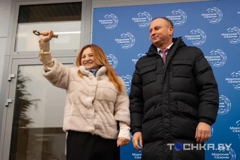 Людмила Неронская открывает завод. Фото здесь и далее: Павел Русак / Tochka.by