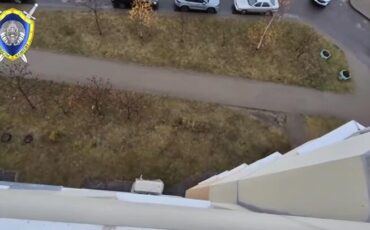 Вид из окна, из которого выпал мальчик. Ноябрь 2025 года, Минск. Фото: СК