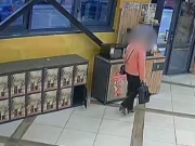 64-летняя жительница Пинска похитила сумку, забытую покупательницей в магазине