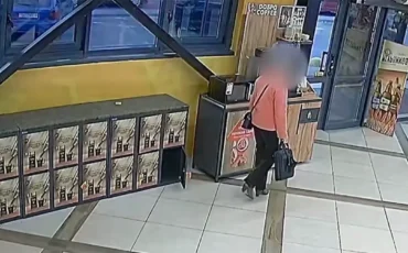 64-летняя жительница Пинска похитила сумку, забытую покупательницей в магазине
