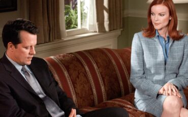 кадр из сериала «Отчаянные домохозяйки»