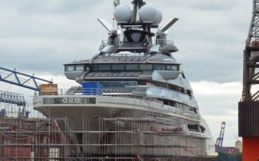 Яхта Nord была построена на немецкой верфи и после введения ограничений перерегистрирована в России / фото wikipedia