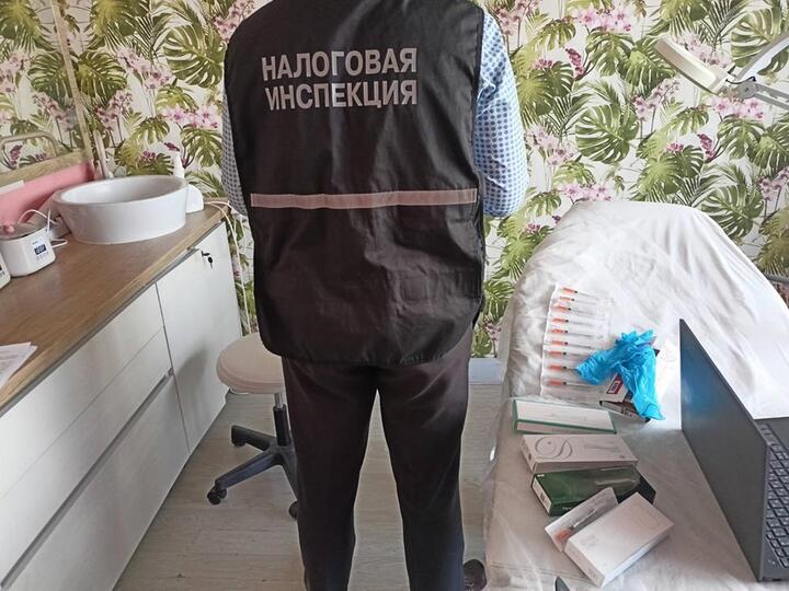 Проверка в подпольном кабинете. Фото: испекция МНС по Брестской области