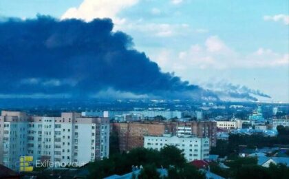 Дым от пожара над Сызранским НПЗ, Самарская область, РФ, 12 июля 2026 года. Фото: t.me/exilenova_plus